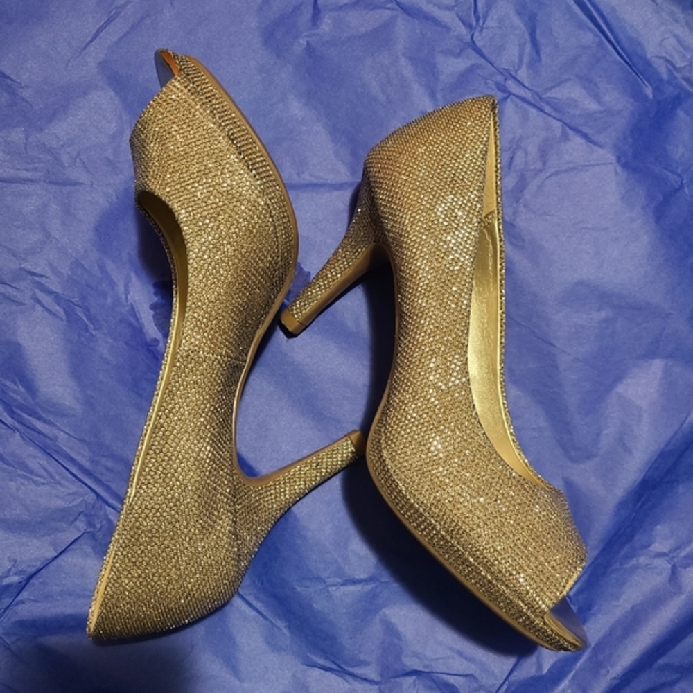 Bandolino open toe heels